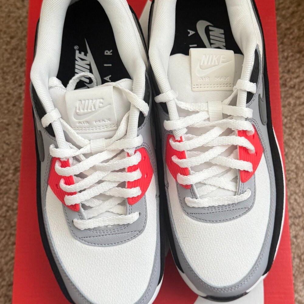 NIKE AIR MAX 90 LV8 - Picture 3 of 3